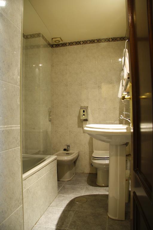 Alojamientos ALBOR I Gijón Habitación foto